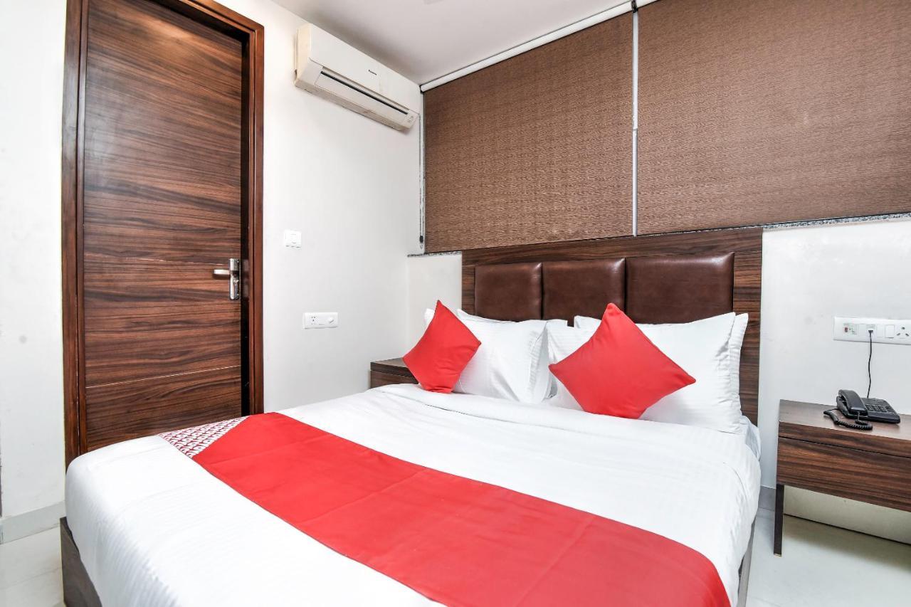 Oyo 80678 Shreenath Residency 新德里 外观 照片